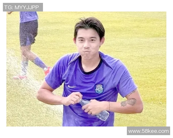 努力拼搏成就梦想我与足球的帅气人生之路 努力拼搏成就梦想我与足球的帅气人生之路